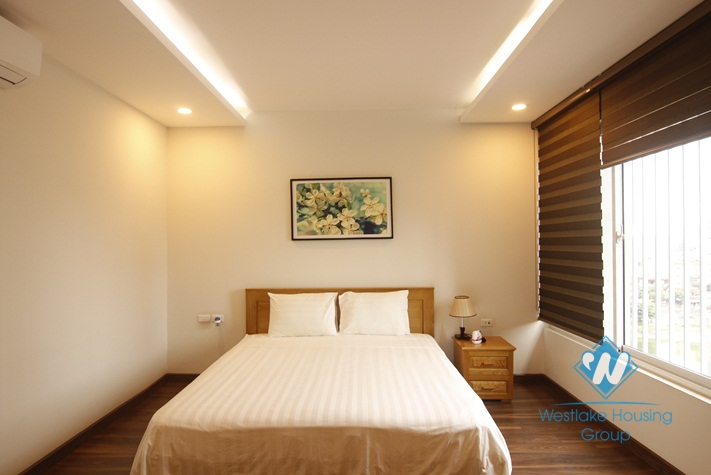 A beautiful high-floor apartment with 1 bedroom for rent on Kim Ma street, Ba Dinh